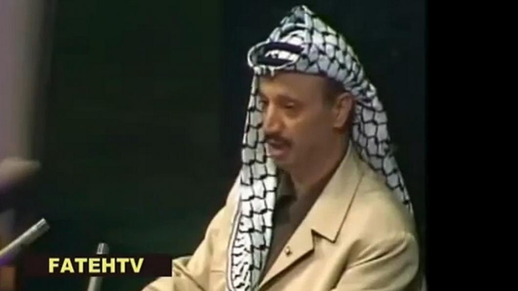 Yasser Arafat in 1974 bij de VN. De PLO werd vervolgens erkend als het enige orgaan dat het Palestijnse volk representeert en is sindsdien waarnemend lid van de VN. Arafat_1974.jpg